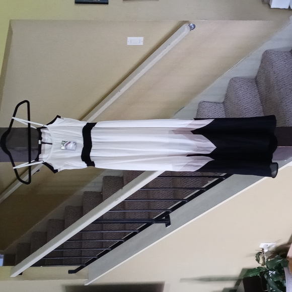 Cream Colored HeartSoul Long Spaghetti Strap Dress NWT Women's Size Medium - Picture 5 of 7
